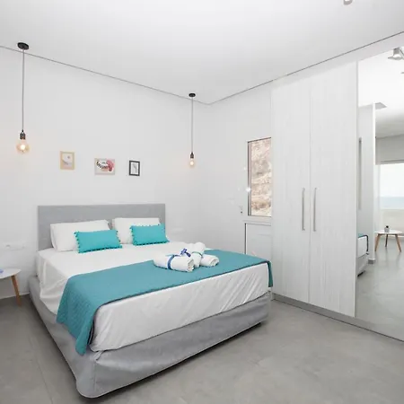 The Azure Blue * פליראקי